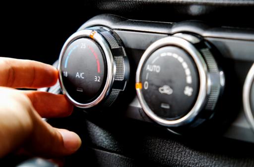 Consejos para mantener el termostato del aire acondicionado de tu coche para un rendimiento óptimo