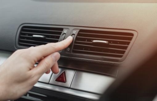 Entendiendo las causas de los olores desagradables en los conductos de aire de tu coche