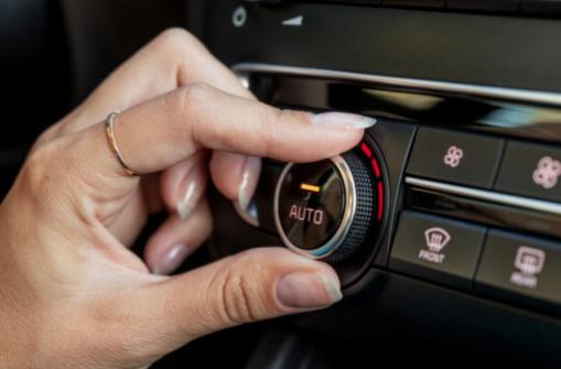 La importancia de revisar regularmente y reemplazar el refrigerante del aire acondicionado de tu coche