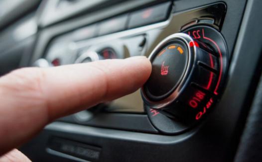 No ignores los olores extraños: posibles problemas en el aire acondicionado del coche